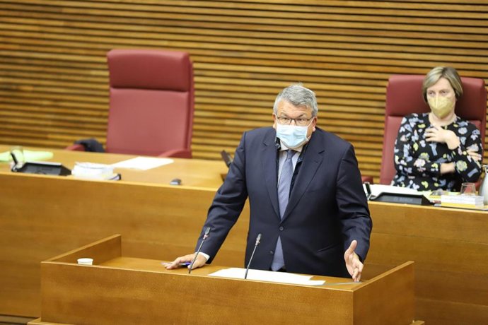 Archivo - El diputado Fernando Llopis.