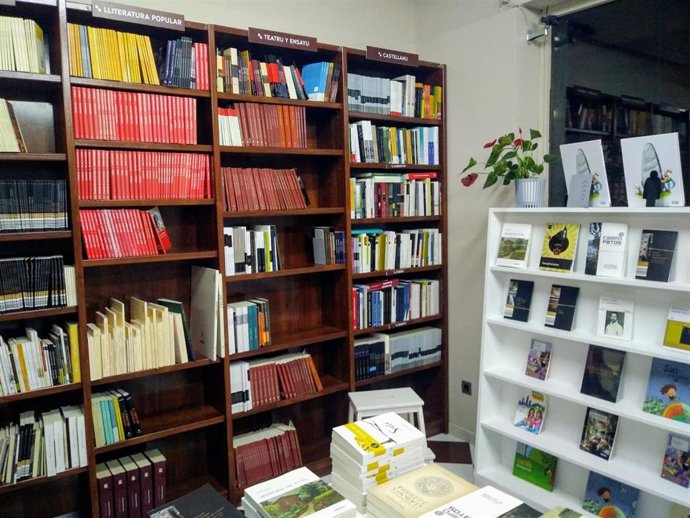 Archivo - Libros en asturiano.