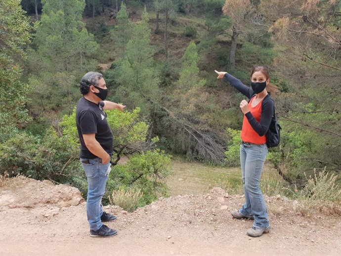 La portavoz de Medio Ambiente del PP, Elisa Díaz, y el portavoz popular de Olocau, Ernesto Talens, visitan la Serra Calderona