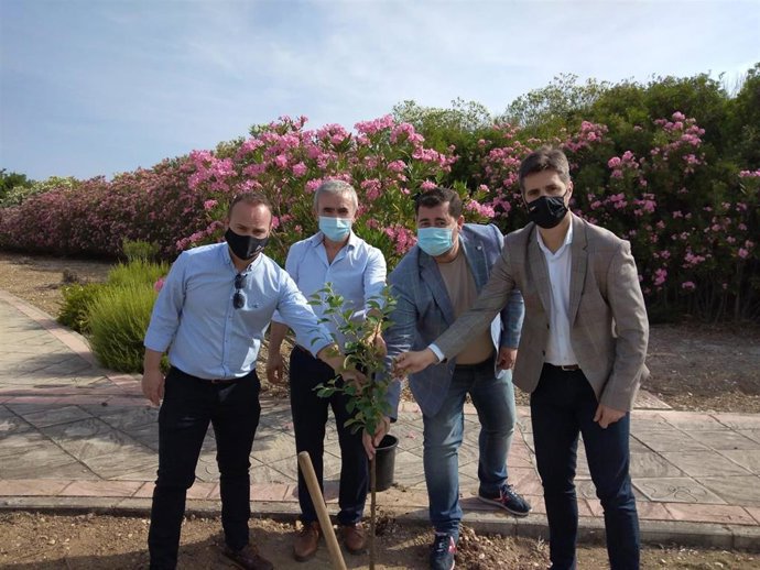 Macrosad adquiere el compromiso de plantar 10.000 árboles en 2021 en un acto celebrado en el Parque Científico Tecnológico Geolit, en Mengíbar (Jaén).
