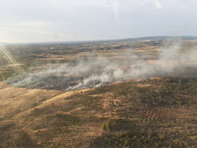 Incendio de pastos en Paymogo