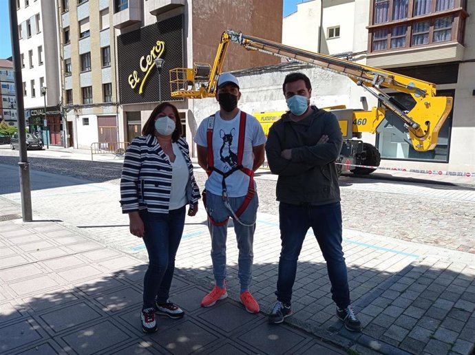 Inicio de las obras de un nuevo mural en Pola de Siero.