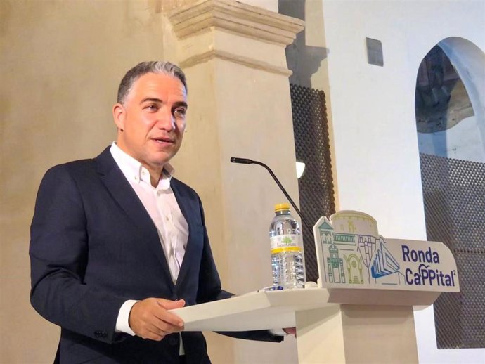 Elías Bendodo, portavoz del PP andaluz y presidente del PP de Málaga, en rueda de prensa