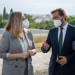 Granados, con la consejera de Fomento