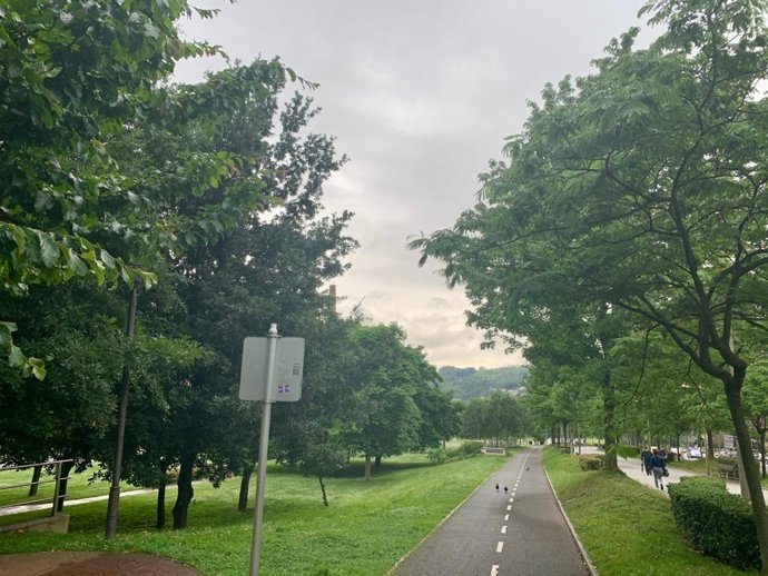Intervalos de nubes en el cielo de Bilbao