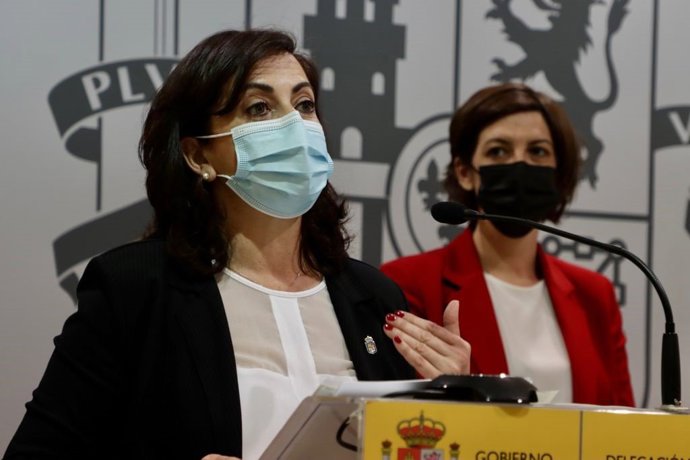 Archivo - La presidenta del Gobierno riojano, Concha Andreu, junto a la delegada del Gobierno central, María Marrodán