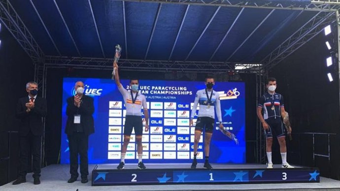 Eduardo Santas, oro en la contrarreloj y plata en la prueba en línea del Europeo de ciclismo adaptado