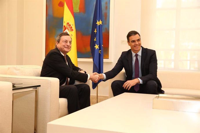 Archivo - Arxivo - El president del Govern, Pedro Sánchez, i el president del Govern itali, Mario Draghi, en una trobada celebrada en 2019 quan Draghi presidia el Banc Central Europeu.
