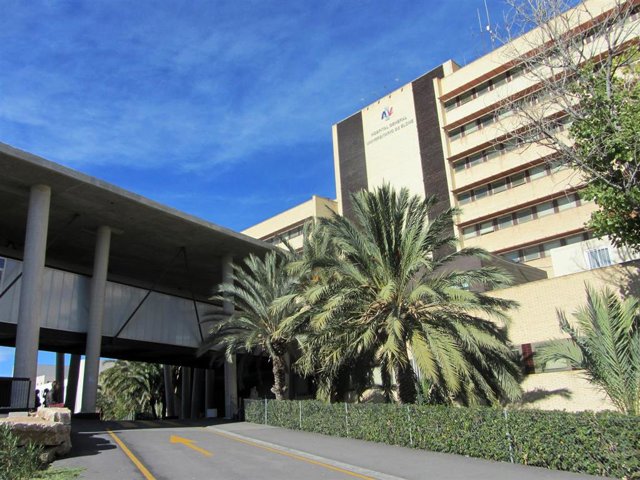 Archivo - Consultas del Hospital General Universitario de Elche (Alicante)