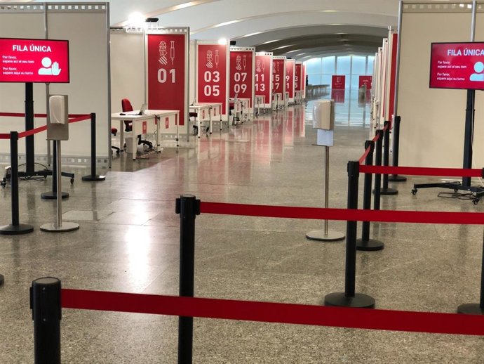 Archivo - Punto de vacunación masiva de la Ciudad de las Artes y las Ciencias