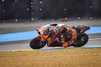 Oliveira reina en el caos de MotoGP con doble sanción a Quartararo