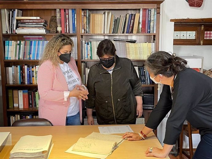 Teguise (Lanzarote) prosigue con la restauración de los documentos más antiguos de su Archivo Histórico