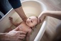 Primer baño de tu bebé, ¿cuándo puedes hacerlo?