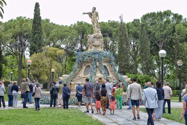 ZGZ Florece consigue "reencontrar" a los ciudadanos con un Parque Grande "embellecido" por flores y ambiente.
