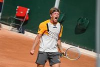 Davidovich llega a cuartos en París y Carreño se despide