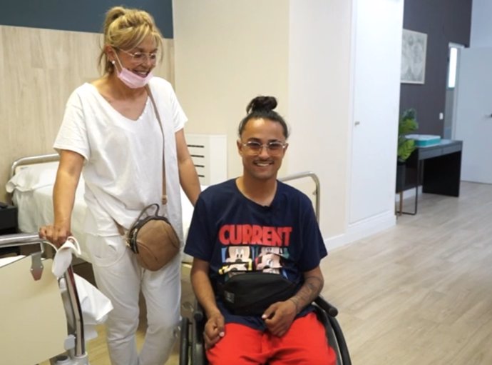 El Hospital Vithas La Milagrosa de Madrid devuelve la funcionalidad de las manos de un joven con tetraplejia