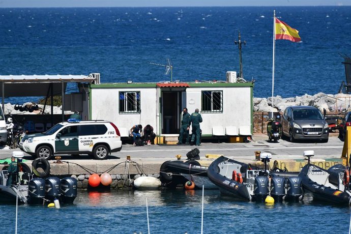 Archivo - Guardia Civil en el Puerto Marítimo de Ceuta (España), en una imagen de archivo