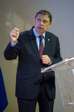 El ministro de Agricultura, Alimentación y Pesca, Luis Planas, durante la presentación del Informe del Consumo Alimentario en España 2020, a 3 de junio de 2021, en CaixaForum, Madrid, (España). El Informe del consumo alimentario en España 2020, elabor