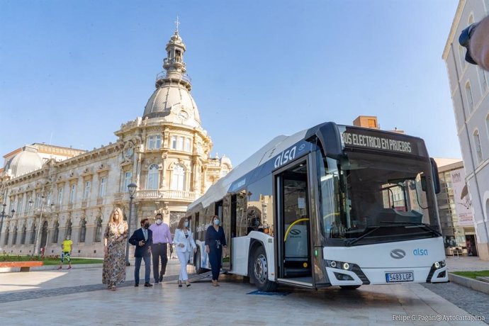 Cartagena pone en marcha una experiencia piloto con el primer autobús 100 por cien eléctrico