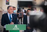 Bendodo dice que la vacunación funciona, pero lamenta que el ritmo de contagios no baja: "Toca seguir siendo prudentes"