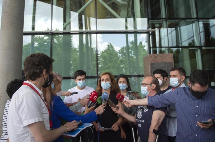 La líder de Más Madrid a nivel regional, Mónica García, ofrece declaraciones a los medios tras la reunión de su grupo parlamentario, a 1 de junio de 2021, en la Asamblea de Madrid, Madrid, (España). Durante la reunión del grupo parlamentario, han decidi