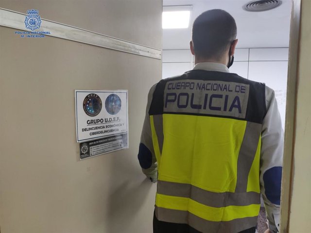 Agente del grupo de Delincuencia Económica y Delitos Tecnológicos de la Policía Nacional.
