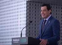 Moreno abre la puerta a vacunar en Andalucía contra el covid a turistas nacionales que vengan durante sus vacaciones