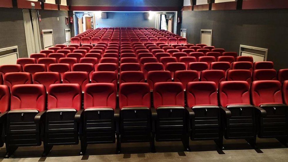 Archivo - Butacas de cine de la Casa de Cultura de Laredo