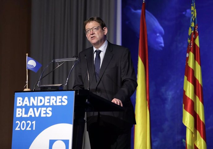 El 'president' de la Generalitat, Ximo Puig, este lunes en el acto de Banderas Azules