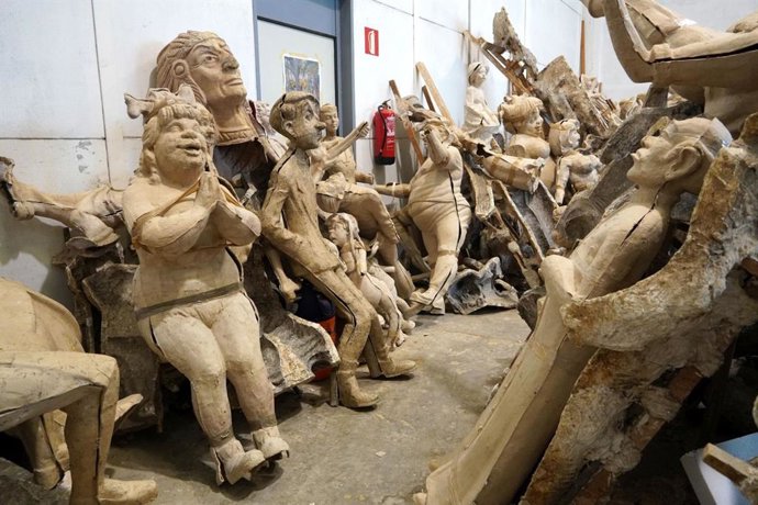 Archivo - El IVAM reúne los saberes del arte fallero tradicional en un encuentro entorno a la muestra de Lola Lasurt