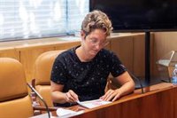 Paloma García Villa vuelve a la Asamblea tras renunciar al acta Isa Serra mientras Podemos debate quién será portavoz