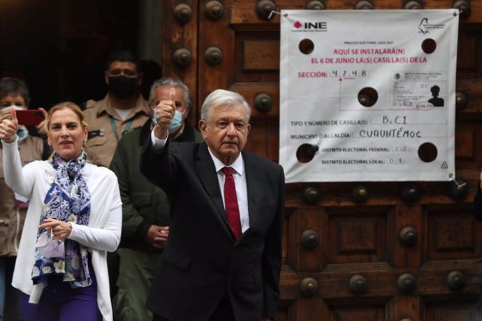 El presidente de México, Andrés Manuel López Obrador, en la jornada electoral del domingo