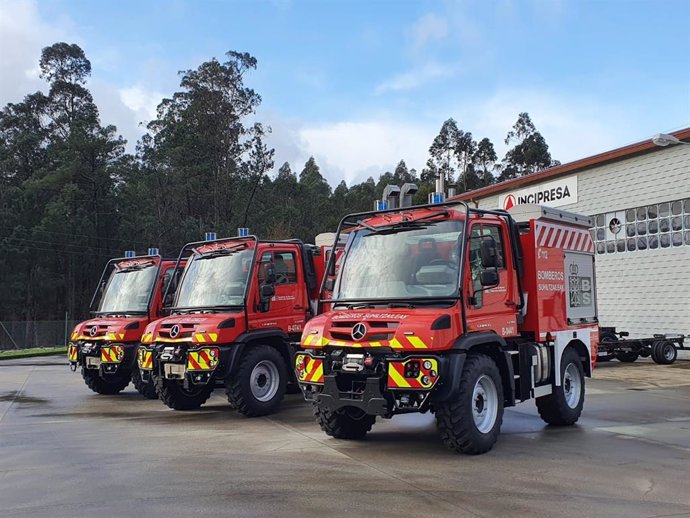 Archivo - Nuevos vehículos de los parques de bomberos de Tafalla, Estella y Oronoz