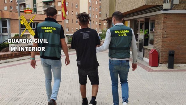 La Guardia Civil detiene en Guadalajara y Azuqueca de Henares a tres jóvenes integrantes de la banda latina "Trinitarios"