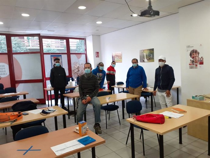 Cáritas Aragón acompaña a 2.866 personas em la mejora de su perfil laboral en 2020 y 621 acceden al mercado de trabajo.