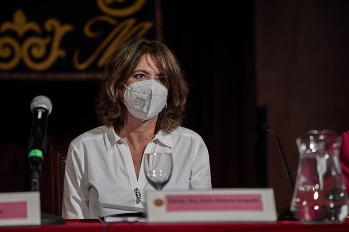 Archivo - La fiscal general, Dolores Delgado, durante la ponencia La Fiscalía en la Sociedad Democrática en el Ateneo de Madrid, a 20 de abril de 2021, en Madrid (España).