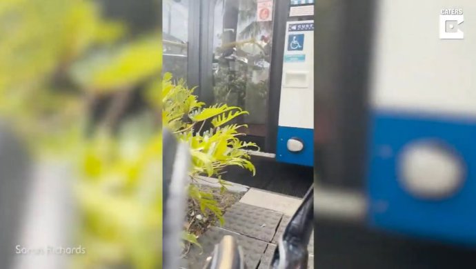 Una estudiante con discapacidad denuncia que se le negó la entrada a un autobús público