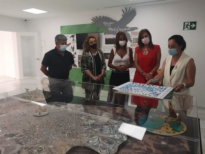 La delegada territorial de Turismo de la Junta en Sevilla, Rosa Hernández, en Osuna