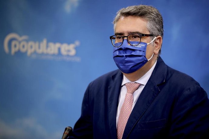 El diputado del PP Miguel Ángel Rodríguez en rueda de prensa