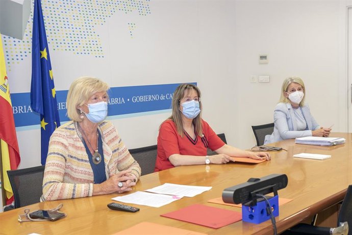 La consejera de Educación y Formación Profesional, Marina Lombó, participa en la entrega de diplomas telemática del programa LaborEso