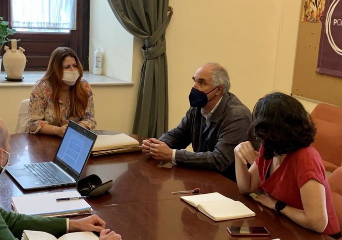 Serrano, durante una reunión