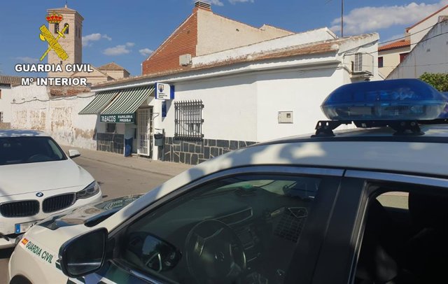 La Guardia Civil detiene in fraganti a una persona por un robo con violencia en un estanco de Villaseca de la Sagra