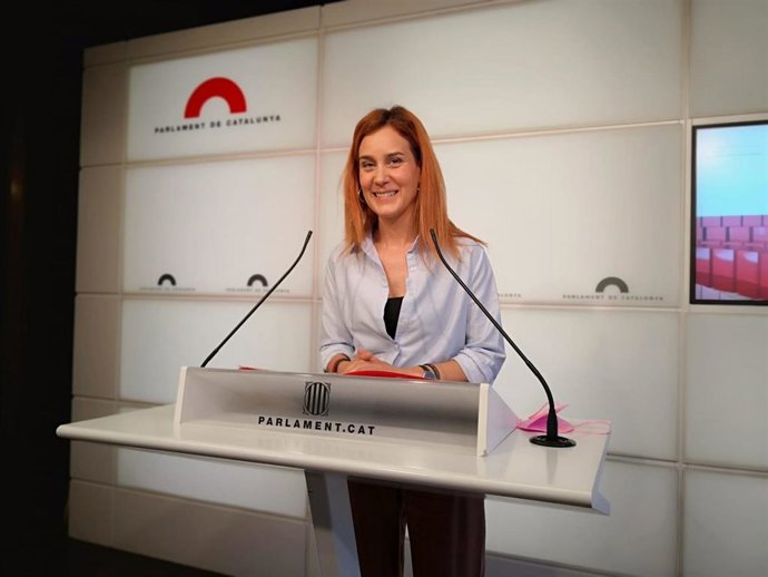 La líder de los comuns en el Parlament, Jéssica Albiach, en rueda de prensa en la Cámara catalana