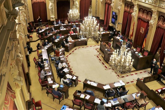 El salón de plenos del Parlament, este martes.