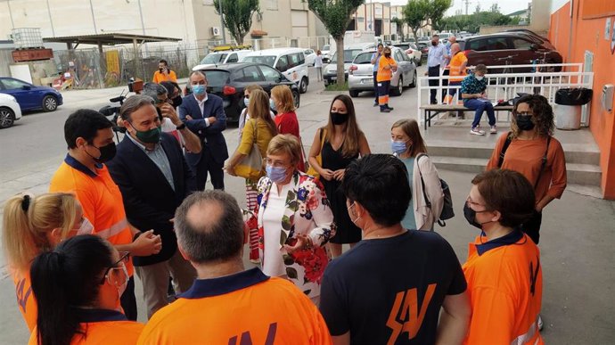 El presidente de la CEV y la consellera de Sanidad asisten al inicio de la vacunación en las grandes empresas de la Comunitat