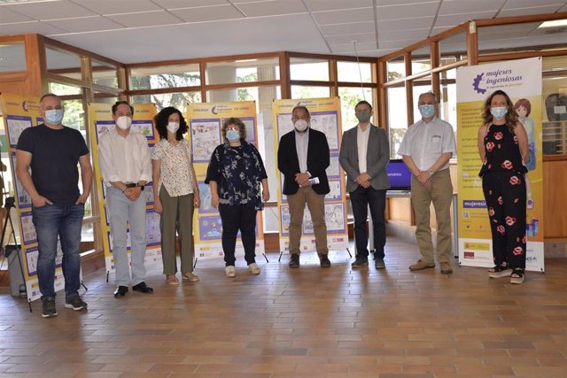 Exposición Mujeres ingeniosas en cómics en la Escuela Superior de Informática de Ciudad Real