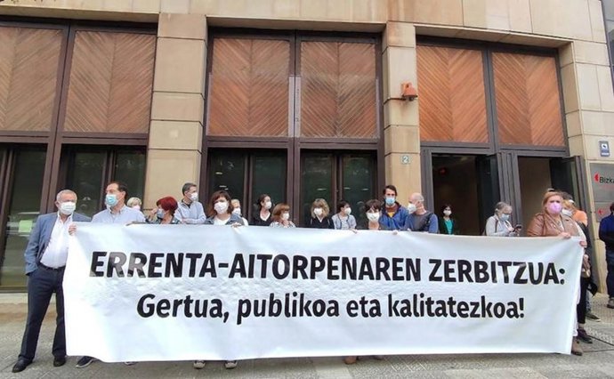 Concentración anterior de la Junta de Personal de la Diputación de Bizkaia en protesta por la campaña de la Renta 2020.