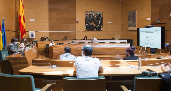 La Diputación de Valencia se reúne con representantes del sector para informar de las propuestas más sólidas para albergar el futuro equipamiento del Escalante