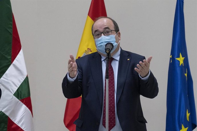 El ministro de Política Territorial y Función Pública, Miquel Iceta, durante el acto de inauguración oficial del Edificio de la Antigua Aduana de Bilbao, a 3 de junio de 2021, en Bilbao, Euskadi (España). Actualmente este edificio de la calle Barroeta A