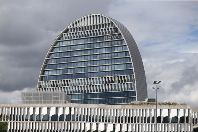 Archivo - Arxiu - Edifici de la seu del BBVA a Madrid.